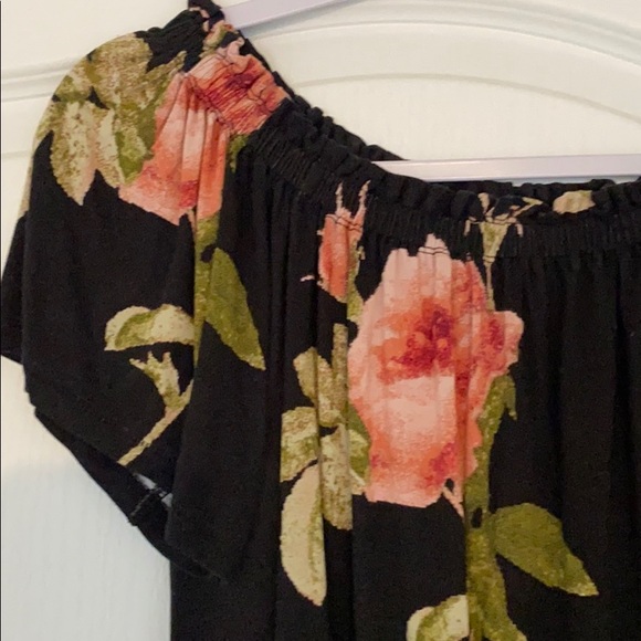 Black floral off the shoulder top - Picture 2 of 2
